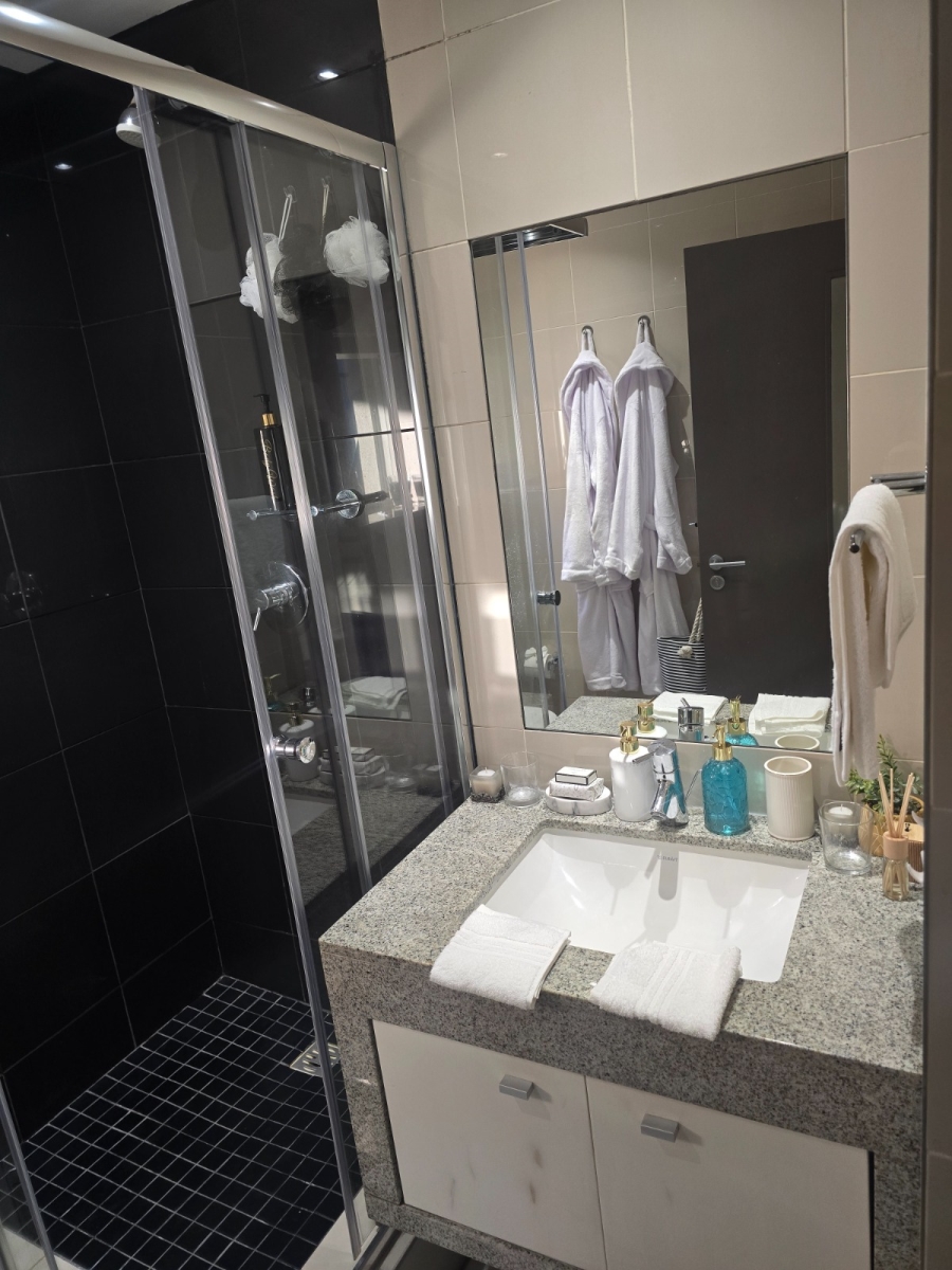 To Let 1 Bedroom Property for Rent in De Waterkant Western Cape